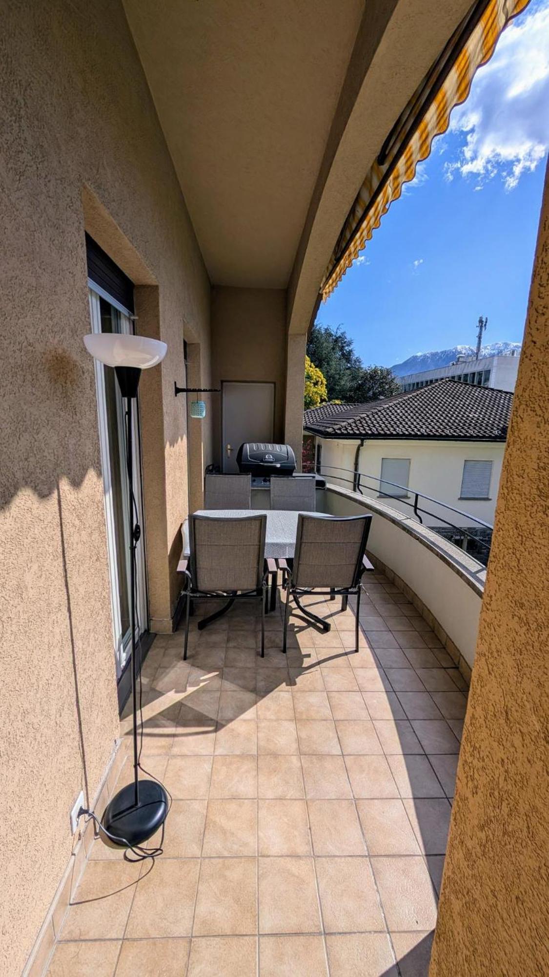 Locarno, Casa Pioda - Nahe Zentrum, Mit Balkon Und Parkplatz Exterior foto